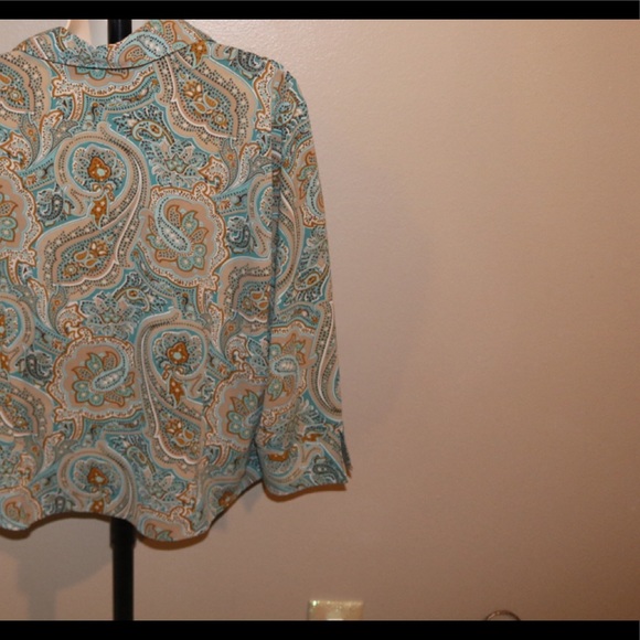 Cute blouse! - Picture 5 of 7